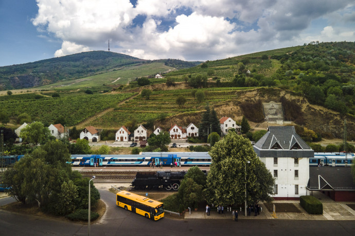 MAV-Volan_Tokajbusz_Borongolo_allomas