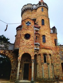 Székesfehérvár; Bory-vár. A Csúcsos torony, emeletén kiállítás.